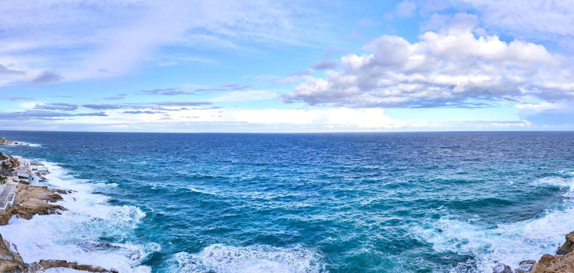 Coastal One Bedroom Retreat With Direct Breathtaking Sea Views Appartement *